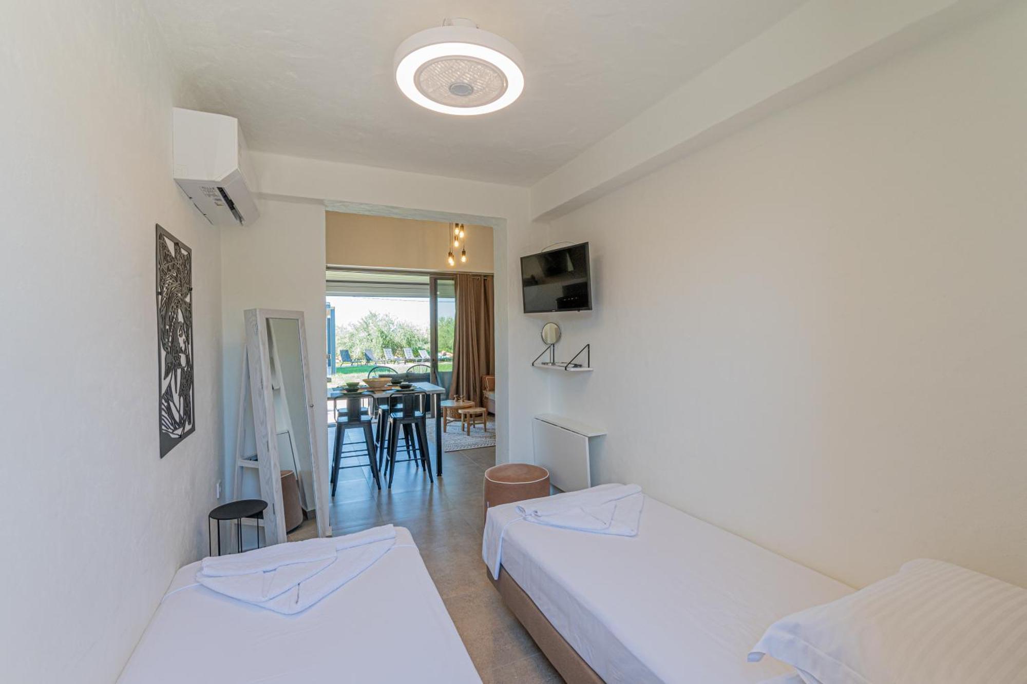 Irissa Suites Paralia Irion Kamer foto