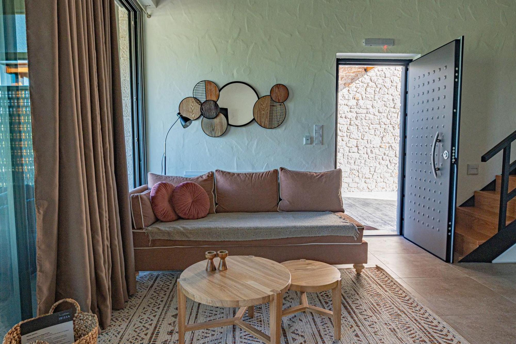 Irissa Suites Paralia Irion Buitenkant foto