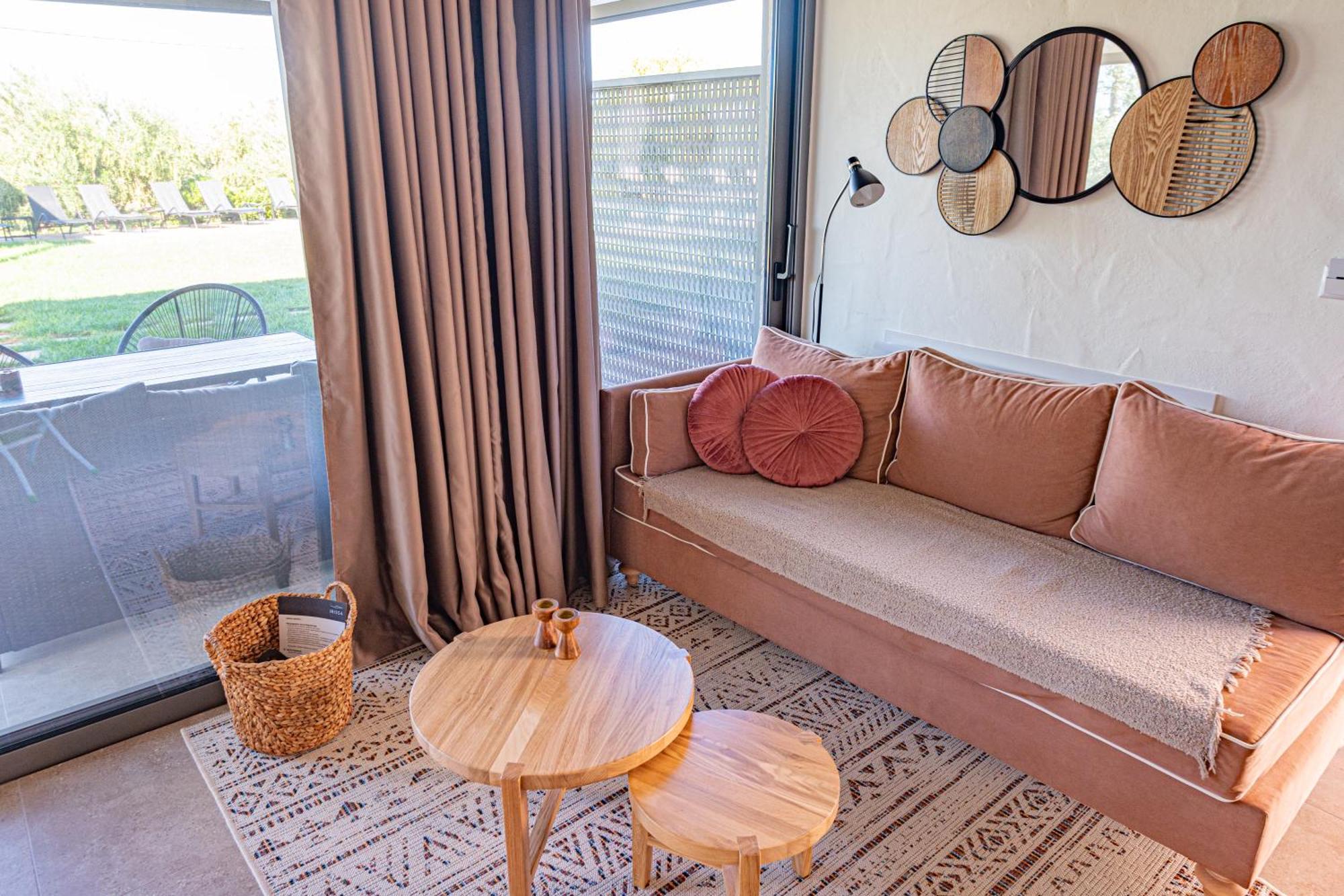 Irissa Suites Paralia Irion Buitenkant foto